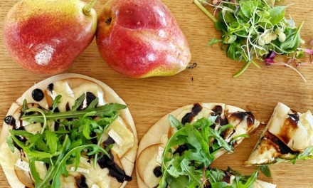 15 Minute Gourmet – Grilled brie and pear flatbread